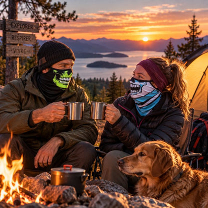 Cache cou WildMask couple campement chien feu coucher soleil montagne