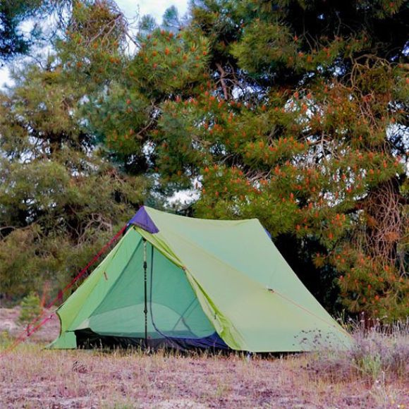 Tente camping 2 personnes ultra-légère avec avancée de protection pour le camping, la randonnée et le bivouac